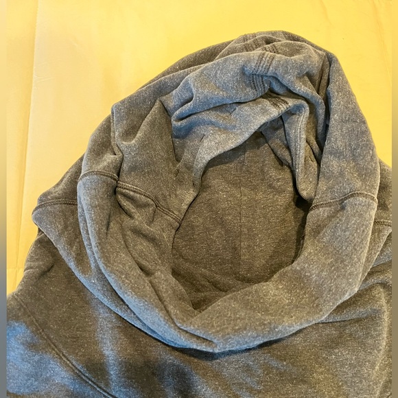 Lululemon cowl neck sweatshirt size 6 - Picture 5 of 8